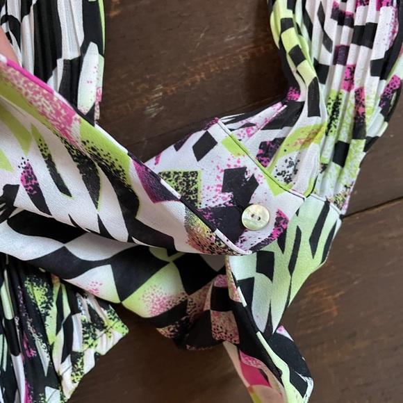 VIOLET & CLAIRE Pleated Blouse - Picture 10 of 12